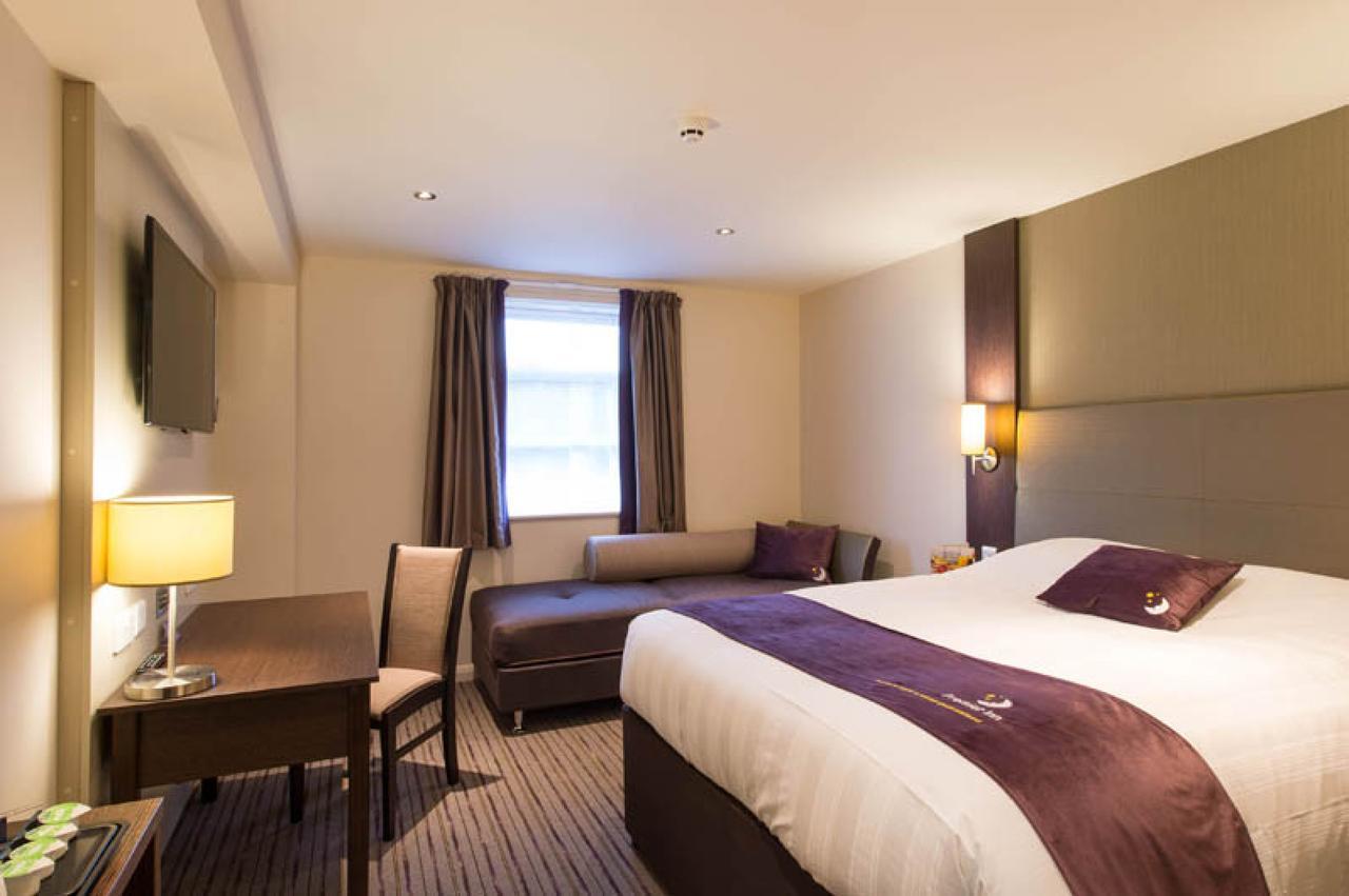 Premier Inn London Tottenham Hale Eksteriør billede