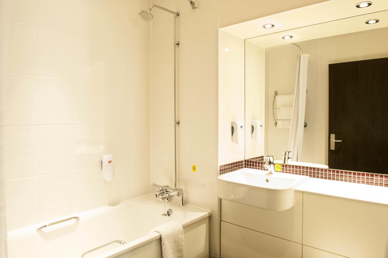 Premier Inn London Tottenham Hale Eksteriør billede